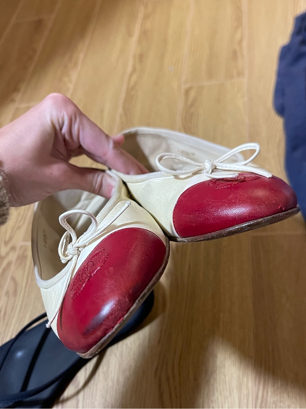 CHANEL Cream Leather Ballet Flats with Red Cap Toe - Picture 6 of 8